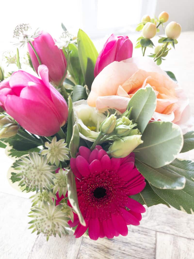 Simple Flower Arranging Tips From A Pro Floral Designer | Hope And Hedges