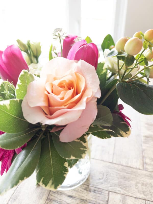 Simple Flower Arranging Tips From A Pro Floral Designer | Hope And Hedges
