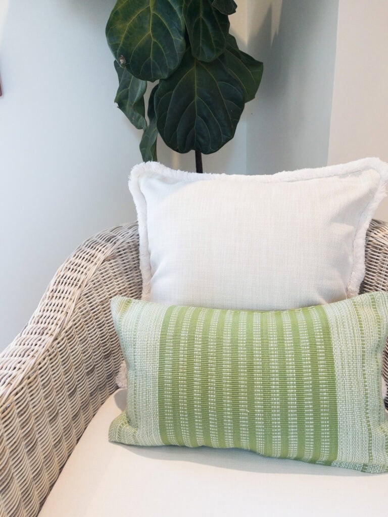 Pillow Combinations Green and white pillow combination